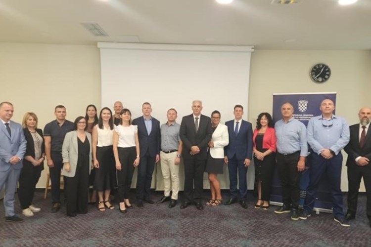 Photo /slike/Kick off.jpg